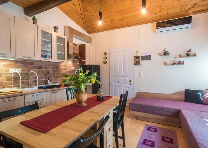 Spiti Lagis Σπίτι διακοπών Χλωματιανά