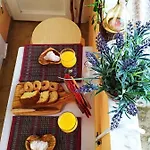 Spiti Lagis Case de vacanță