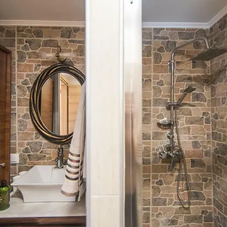 Spiti Lagis * Chlomatianá